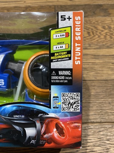 Maisto Tech 360 Cyklone R/C Futuristic Style Motorcycle Spinning Action New - Picture 2 of 5