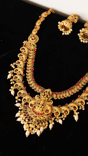 Brass White Pearl Temple Jewellery Haar with Earrings Swara - Picture 2 of 3