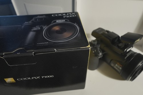 Makellose Nikon COOLPIX P1000 125x optischer Zoom 24-3000mm f/2.8 4K Kamera mit EXTRA - Bild 17 von 20