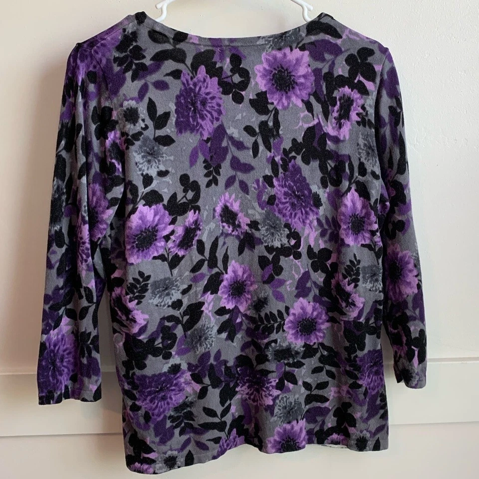 Camisa Karen Scott Púrpura Gris y Negra Estampado Floral Manga Cuarta Talla XS Foto 2 de 3
