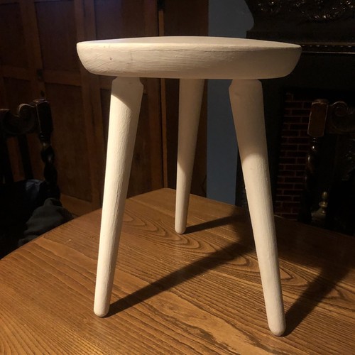 Small Vintage White Painted Wooden Stool Tripod Seat Rustic Chippy Solid - Picture 2 of 12