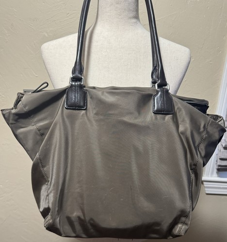 TUMI Voyageur Dark Green Nylon Shoulder Bag, Carry All Tote, Travel Bag w/ COA - Picture 14 of 15