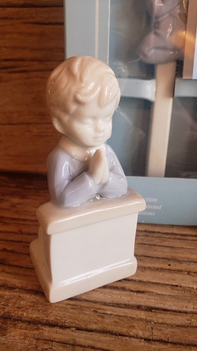 Vintage Porcelain Roman Valencia Baby Boy Praying Figurine Cross Picture Frame - Picture 2 of 12