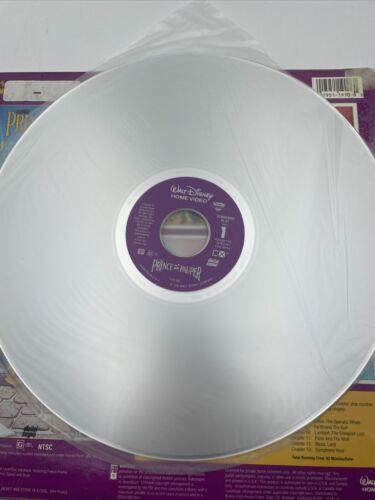 Walt Disney’s The Prince and the Pauper Laserdisc Mickey Mouse Classic - Picture 3 of 4