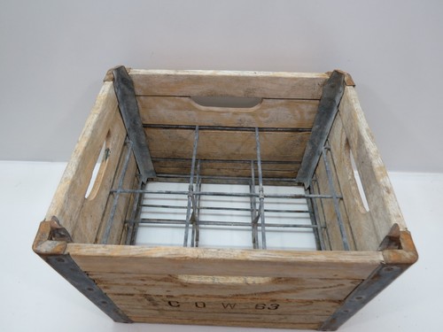 ANTIQUE COW - 1963 WOOD MILK CRATE DAIRY BOX (MC775C) - Picture 4 of 6