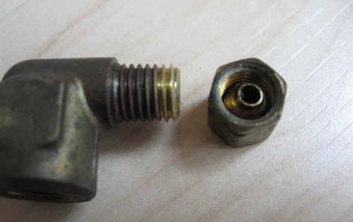 Air Line Compression Fitting 90-deg 1/8" O.D. Line to 1/8"-27 NPT Female #M239GA - Picture 3 of 6