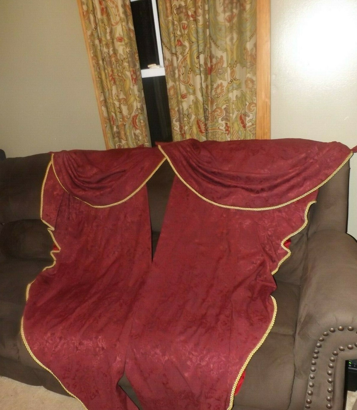 Picture 2 of 4