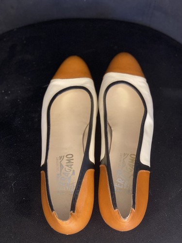 Salvatore Ferragamo Women's 10B Camel Brown White Leather Pumps Italy - Picture 5 of 11