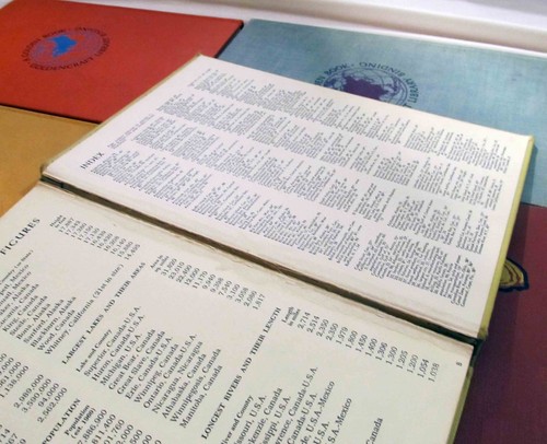 Golden Picture Atlas Goldencraft Library Binding 6 Book Set in Cardboard 1960 - Picture 10 of 12