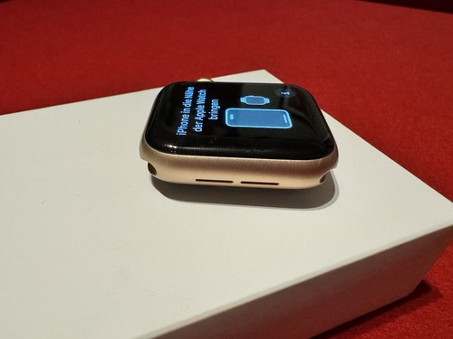 Apple Watch SE (2nd Ge) 40mm - Starlight (GPS) - Requires watch band - Zdjęcie 3 z 7