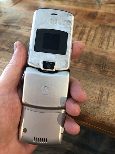 Lot of 4 Cell phones - Picture 9 of 9