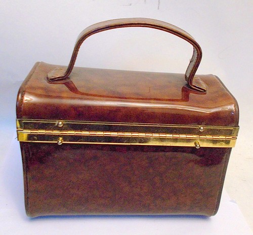 BOLSO MONEDERO MCM ¿Forma de Caja Patrón de Caparazón de Tortuga Charol? GLAM - Imagen 4 de 9