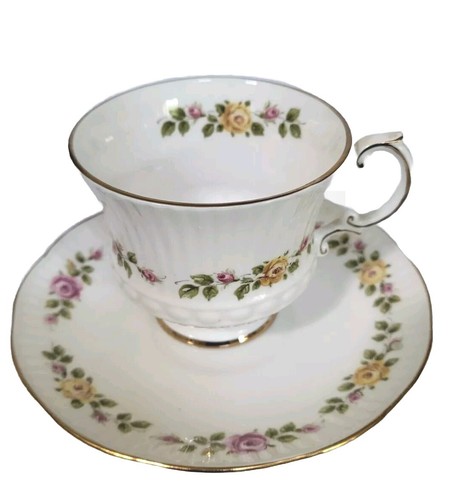 Vintage Elizabethan Bone China Tea Cup and Saucer Rosees England