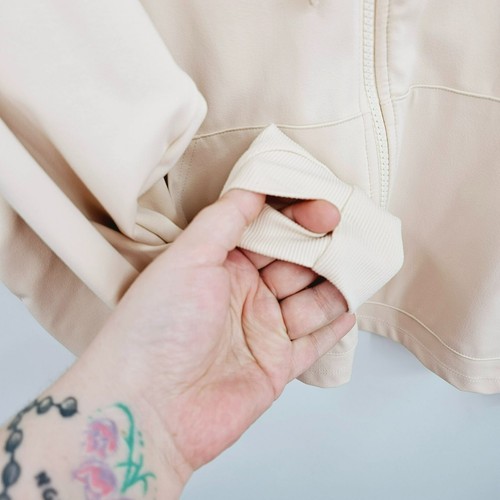 Fabletics Oasis Cropped Hoodie 1X Sand Raglanärmel Full Zip Boxy Taschen Plus - Bild 7 von 14