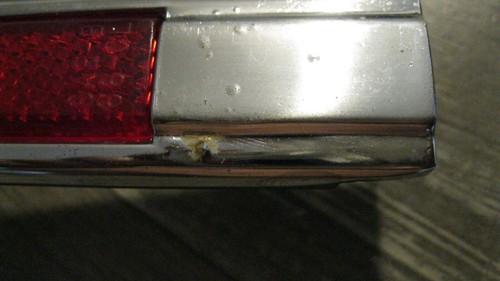 1966 Lincoln Quarter Panel Reflector Trim Moulding - Picture 8 of 10