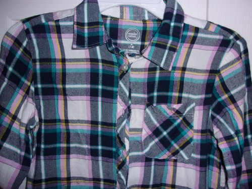 Camisa manga larga a cuadros para niñas de Wonder Nation, talla mediana 7/8, gran forma. - Imagen 2 de 3