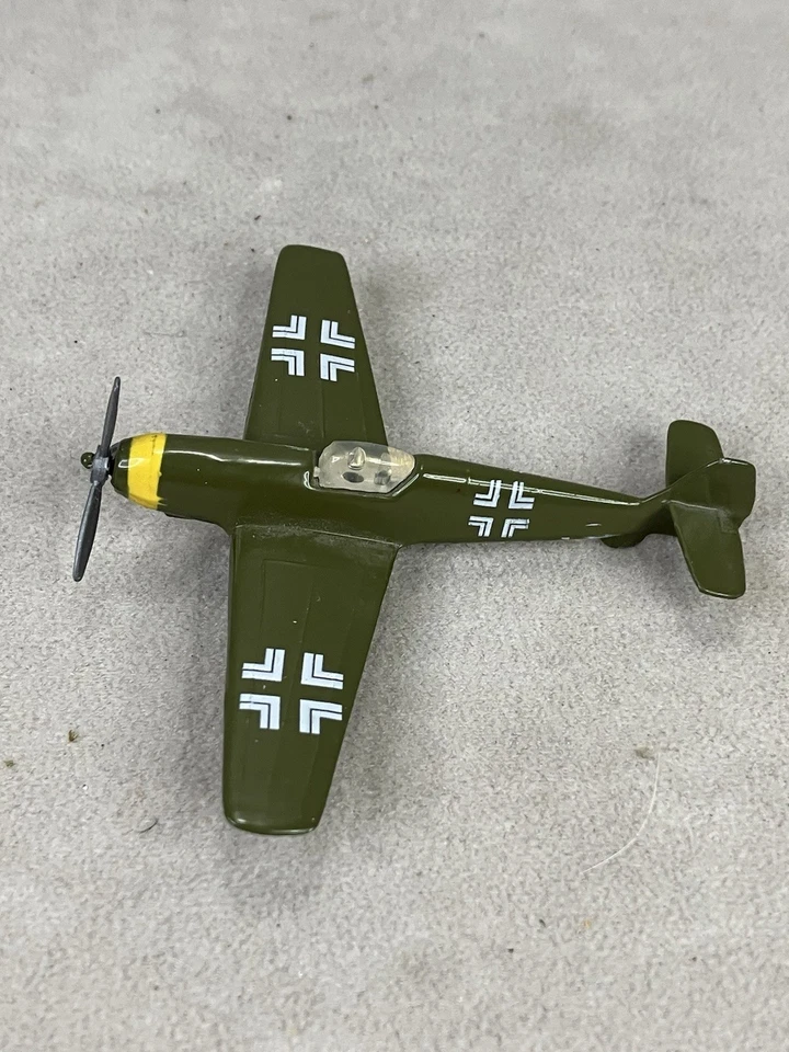 Avión de juguete fundido a presión Dyna-Flites de colección, específicamente un Messerschmitt Bf 109 Foto 3 de 4