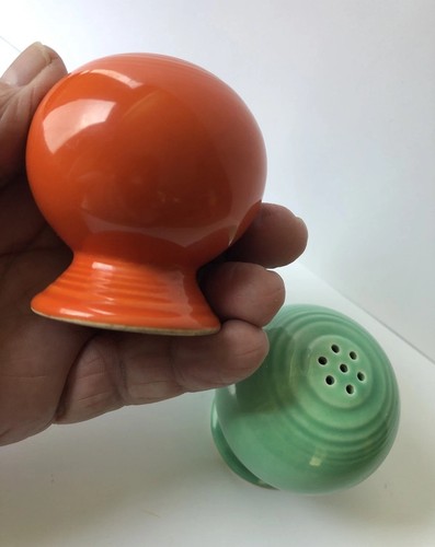 2 Vintage Fiestaware Salt Pepper Shakers, Burnt Orange & Mint Green, Art Deco - Picture 5 of 11