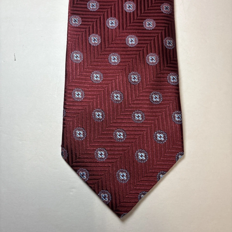 Corbata Ermenegildo Zegna roja medallón geométrico corbata hecha en Italia seda 59” x 3,5” Foto 3 de 4