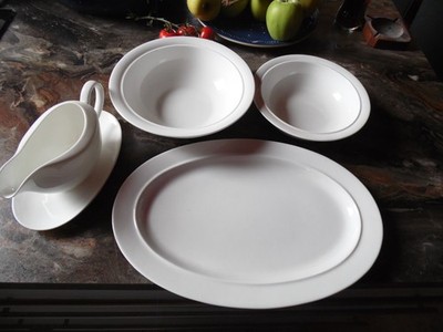4 Stück  Sauciere Schalen Kuchenplatte  Classic Bone China