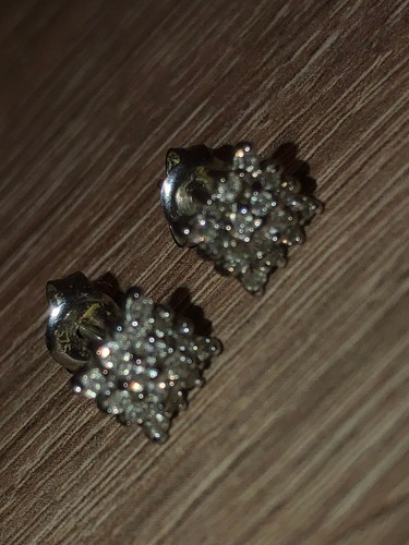 Vintage Hallmarked 9ct White Gold Square Diamond Cluster Stud Earrings - Picture 4 of 15