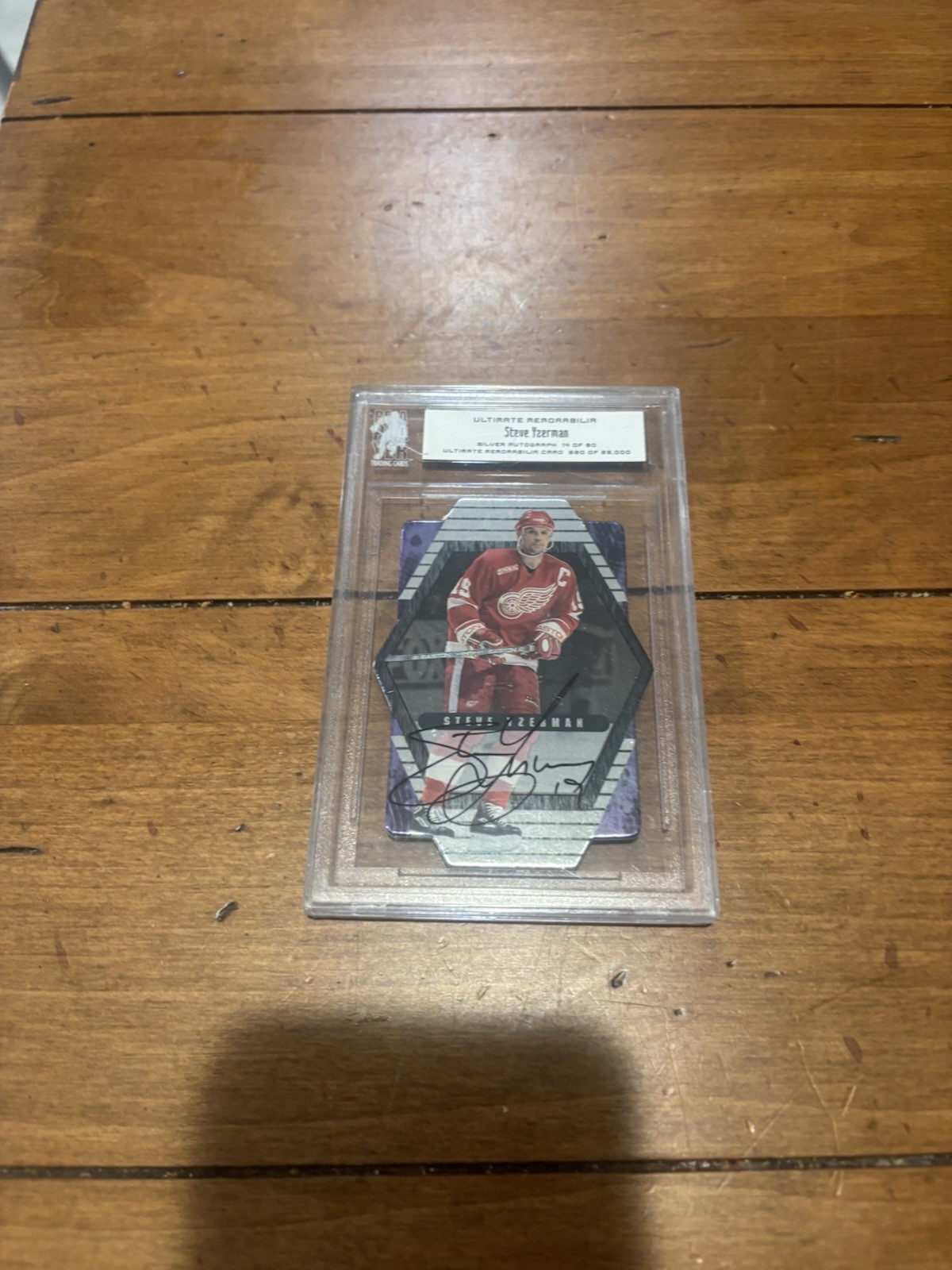 2000-01 Steve Yzerman Be A Layer Ultimate Memorabilia Autographed Card 14/90 