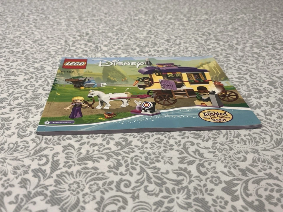 LEGO Disney 41157 Rapunzel’s Traveling Wagon Manual de instrucciones Folleto Foto 2 de 4