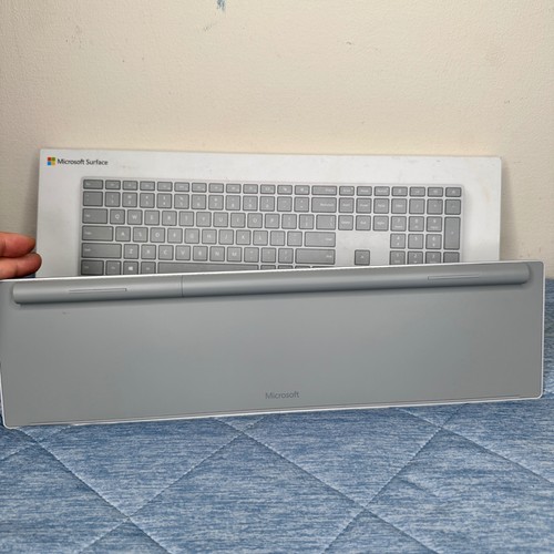 Microsoft Surface Keyboard - Wireless Bluetooth Full Size - Model 1742 Gray - Picture 4 of 12
