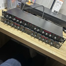 DBX 166A 2 Channel Compressor & Limiter Dynam...