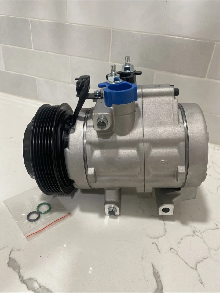 Freightliner Cascadia Denso A/C Air Conditioning Compressor 22-75520-000 - Image 3 of 4