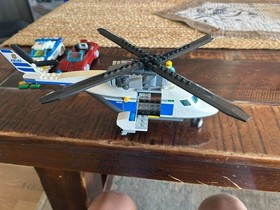 LEGO CITY: High-speed Chase (60138). Incomplete. One damaged part.