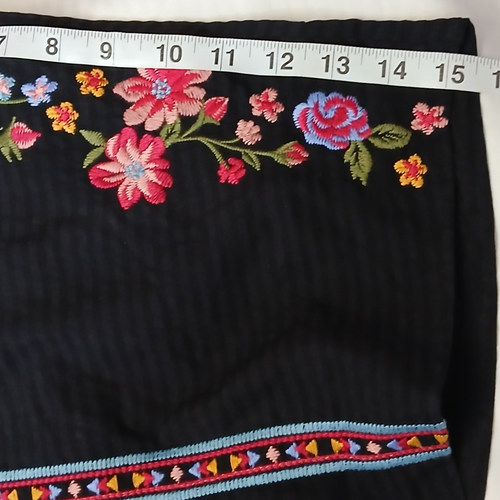 Savanna Jane Black Floral Embroidered Boho Poncho Blouse Top M Festival Vibe - Picture 13 of 15
