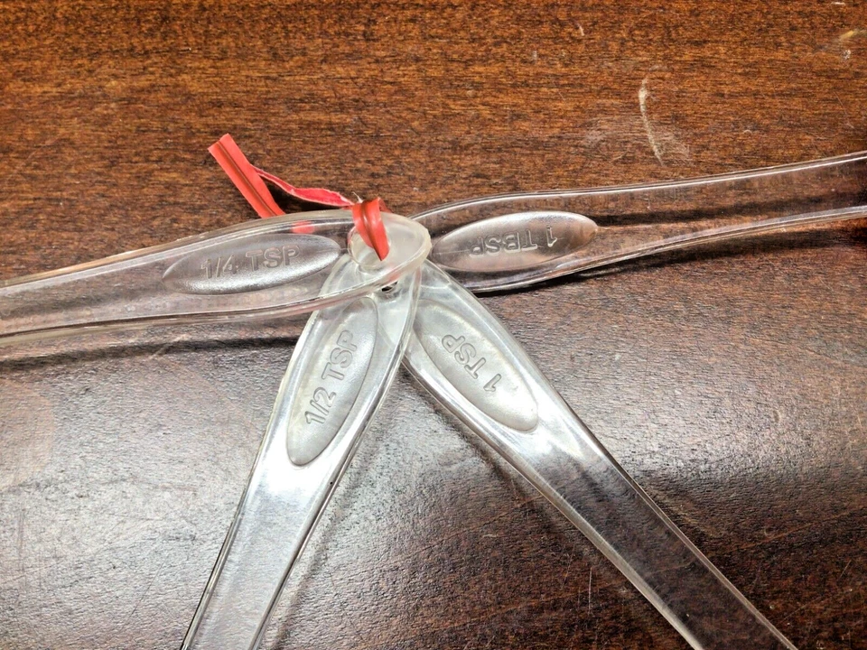 Juego de 4 cucharas medidoras de plástico transparente AMCO vintage de color Foto 4 de 4