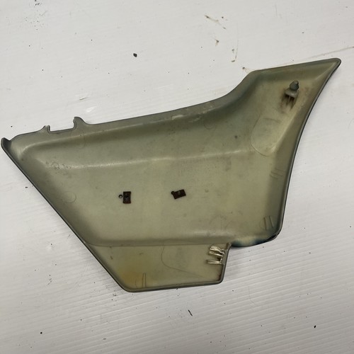 Honda Cb750 custom Left Sidecover 83700-425p broken tab on top. - Picture 8 of 22