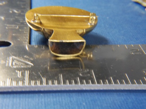 Vintage MONET 2" real Flower Vase Urn gold tone brooch pin broach A35 - Picture 3 of 3