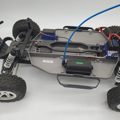 TRAXXAS Slash 2WD Brushed 1/10 Stadium Truck RTR With Controller NEEDS  Battery  - Picture 8 of 14