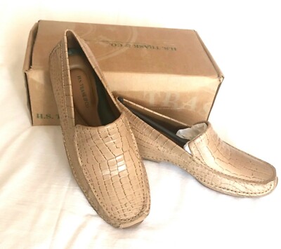 H.S. Trask & Co. Discovery Champagne Croc slip-on comfort loafer Women's W 7