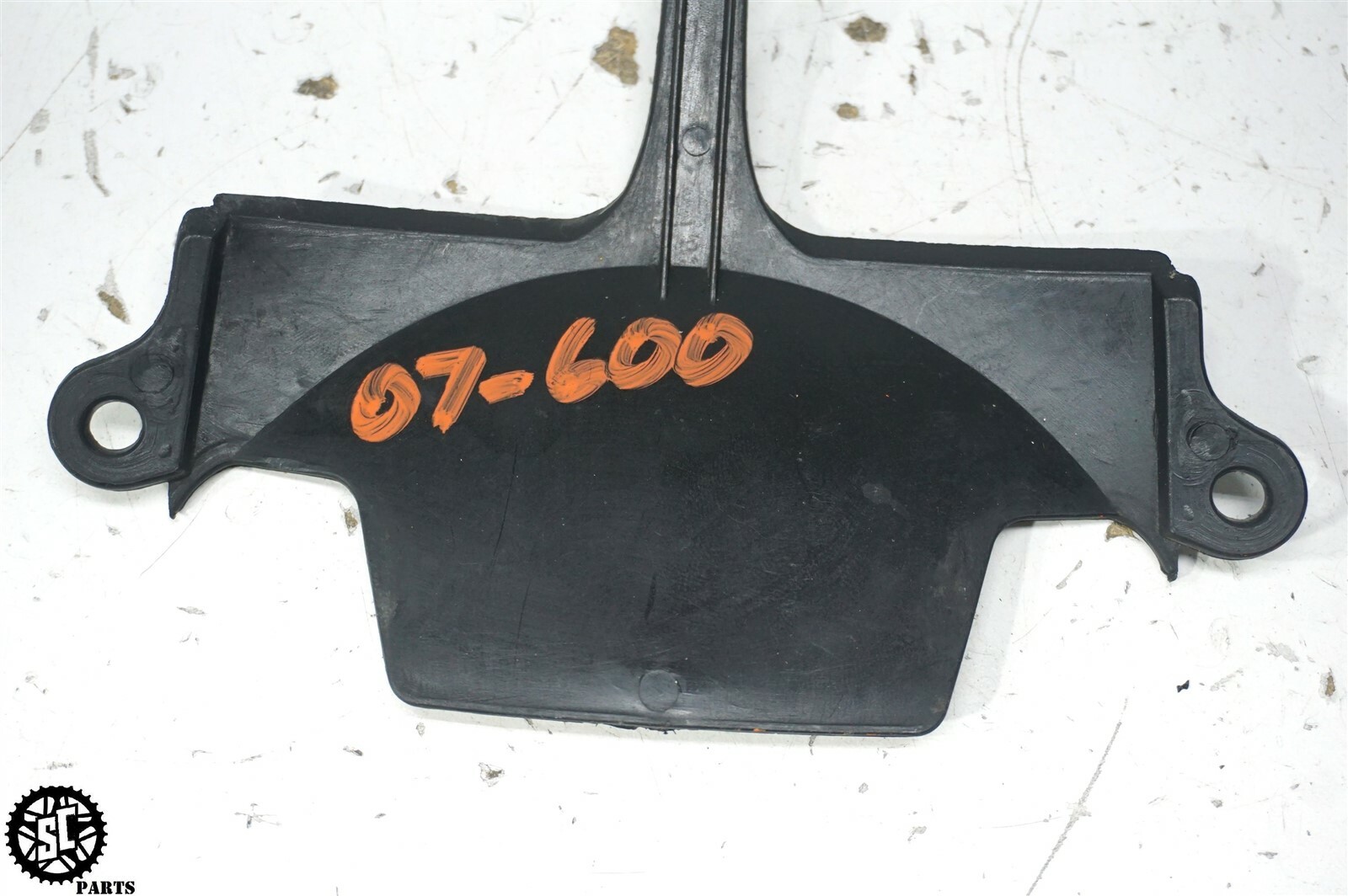 06 07 SUZUKI GSXR 600 750 BACK CENTER TAIL FAIRING COVER image