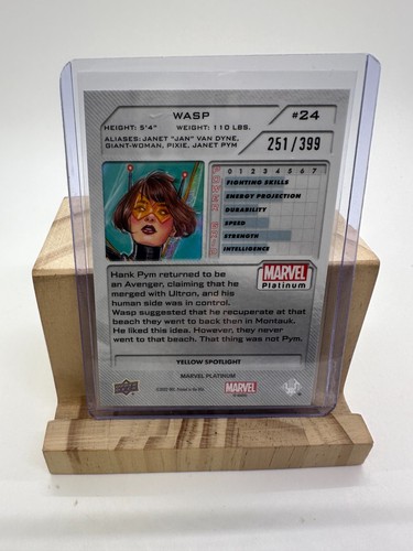Foco amarillo avispa Marvel Platinum #24 Upper Deck 2023 - Imagen 2 de 6