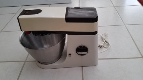 Vintage Farberware A901D/391 Four-Quart Household Stand Mixer - Picture 3 of 6