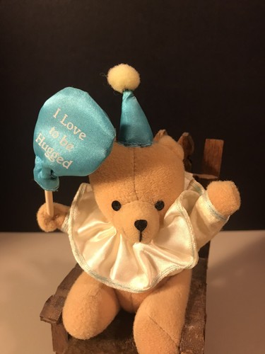 Oso de felpa en mecedora para ropa sostiene tela "globo" - Imagen 7 de 9