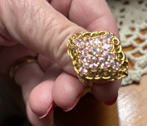 Pink Cubic Zirconia 14k Yellow Gold Plated Cluster Ring Size 7 Beautiful - Picture 8 of 8
