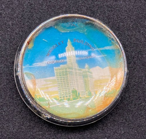 Vintage, Chicago Wrigley Building, glass dome paperweight *Read* - Picture 3 of 12