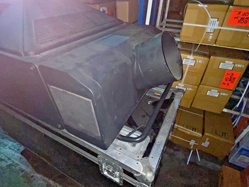 SONY4K DIGITAL CINEMA  Projector w/ lens and server & 2 New spare lamp - Picture 8 of 11