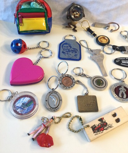 Lot of 23 Vintage Keychains - Taz , Royal Wedding , Souvenir, Garth Brooks +more - Picture 3 of 11