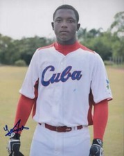 MALCOM NUNEZ   CARDINALS/CUBA SIGNED AUTOGRAPHED 8X10 PHOTO W/ COA