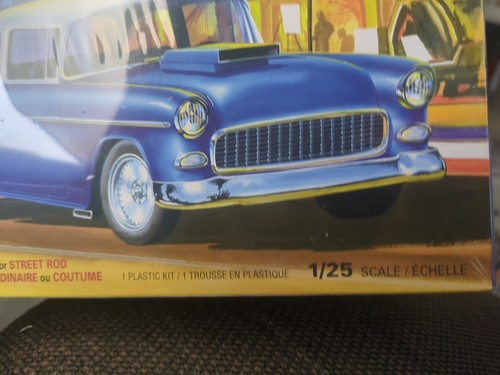AMT '55 Chevy Bel Air Sedan 2 in 1 Plastik Modellbausatz Maßstab 1:25 Factory Sealed - Bild 3 von 12