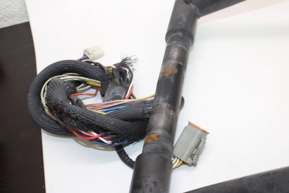 2006 HARLEY-DAVIDSON DYNA WIDE GLIDE EFI FXDWGI GUIDÃO FABRICANTE DE EQUIPAMENTO ORIGINAL COM INTERRUPTORES - Imagem 3 de 4