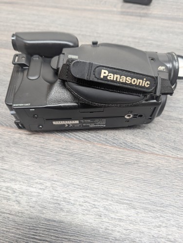 Panasonic RX11 VHS-C Movie Camera - Black - Spares Or Repairs - Picture 10 of 14