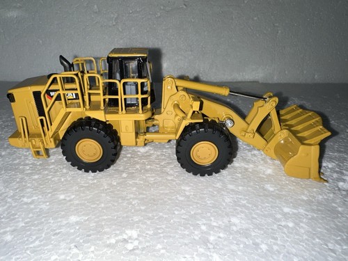 Norscot Scale Models, 1:64 Scale, Caterpillar 988H Wheel Loader, Item# 55222